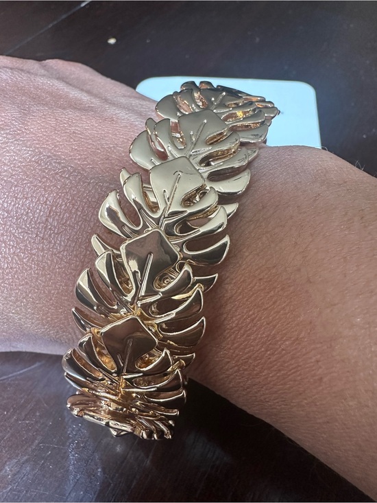 Emberly Jewelry - Emberly Gold Leaf-Link Women's Bracelet - Elegant Statement Jewelry NWT
